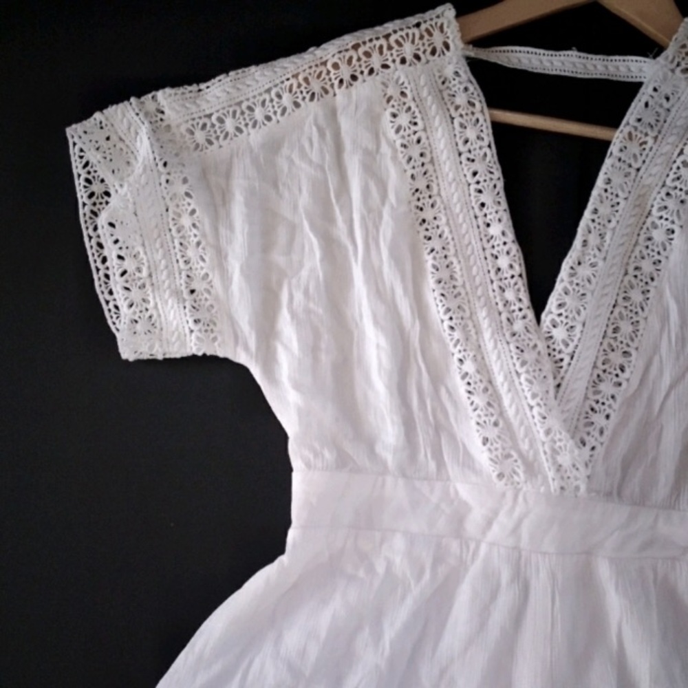 V-Neck romper by Forever 21, size M - Picture 5 of 9